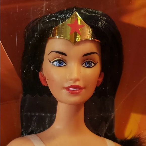 2003 Special Edition Wonder Woman Barbie - Picture 10 of 12